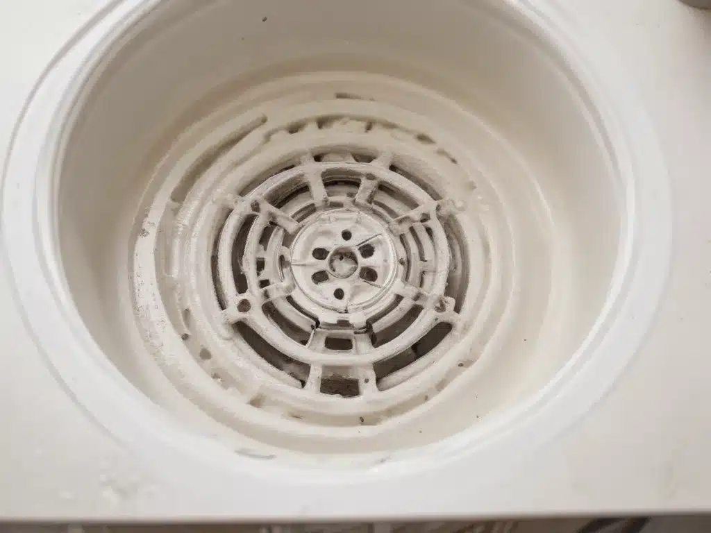 Freshen Drains with Vinegar and Baking Soda